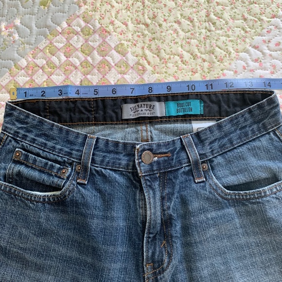 Levi's High Rise Bootcut Jeans - Picture 2 of 10